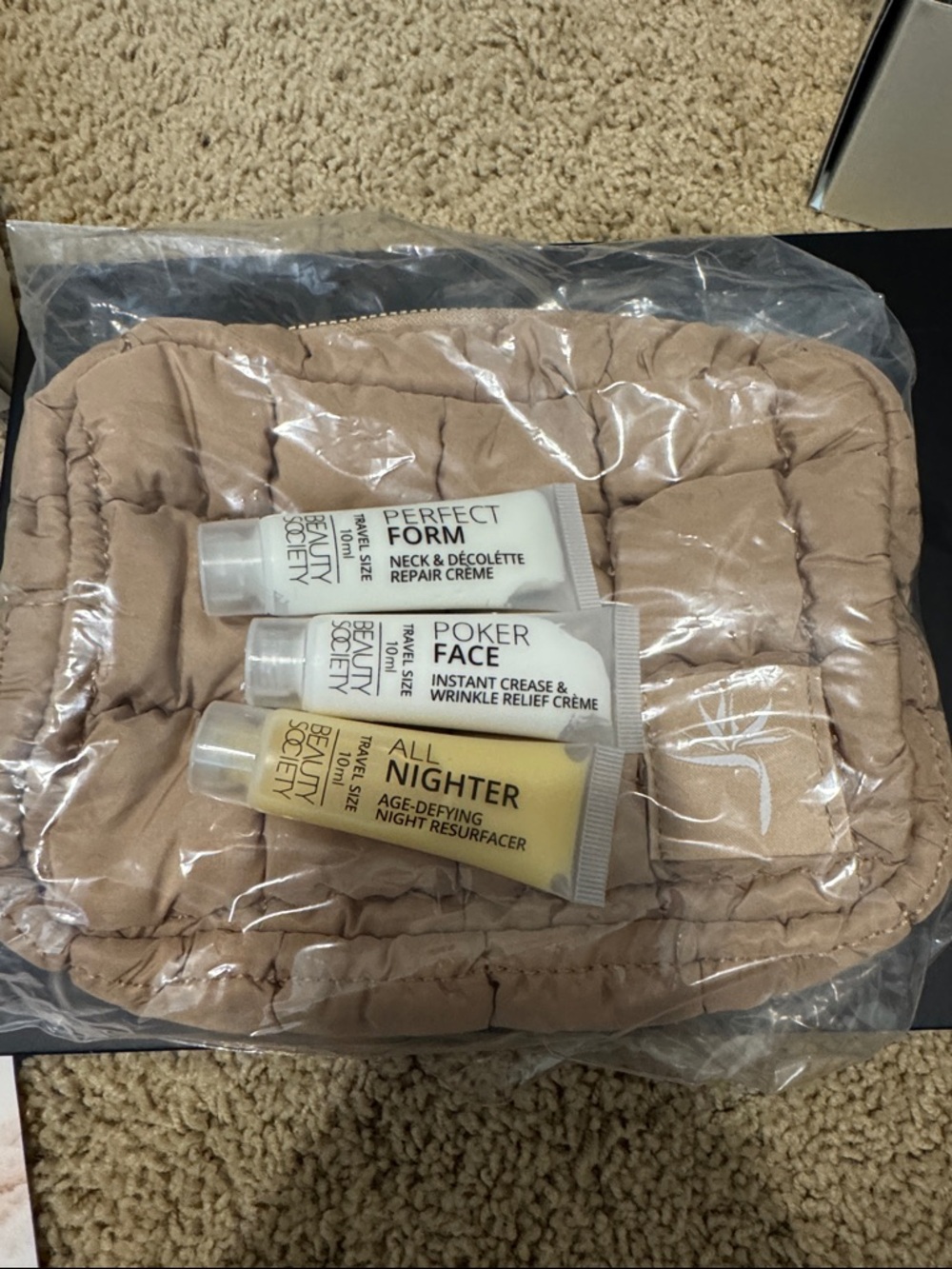 Beauty Society makeup bag, travel
Size items.